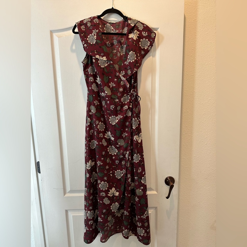 Emory Park wrap around dress.  Size large.  Great condition.
